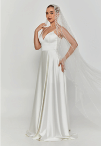 beaded section single tier tulle veil