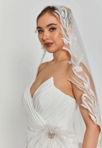 beaded section single tier tulle veil